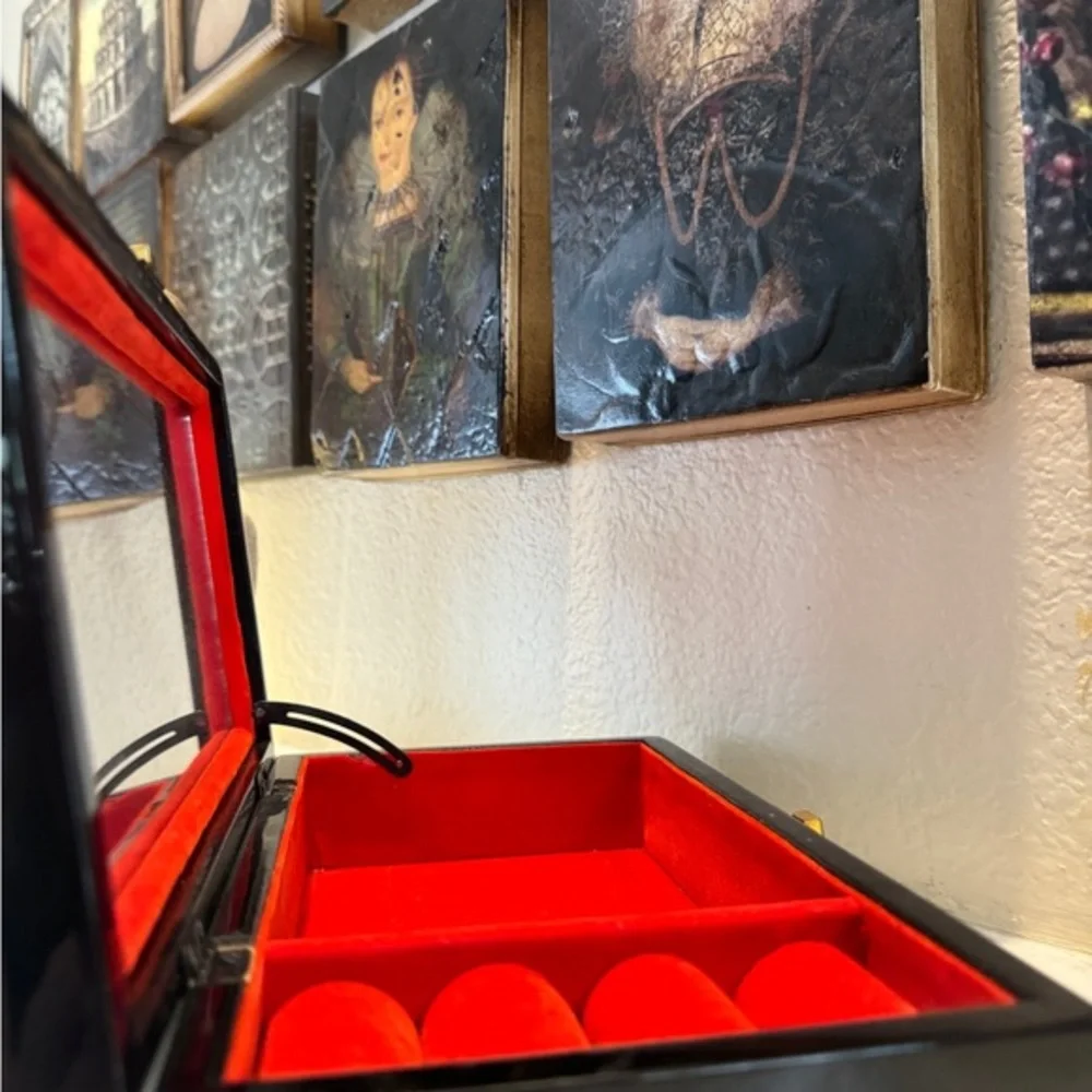 Black Lacquer Jewelry Box‎ with Mother of Pearl